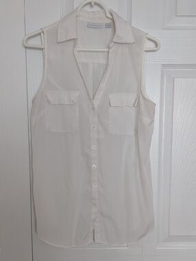 New York & Company Cream Sleeveless Button-Down Blouse